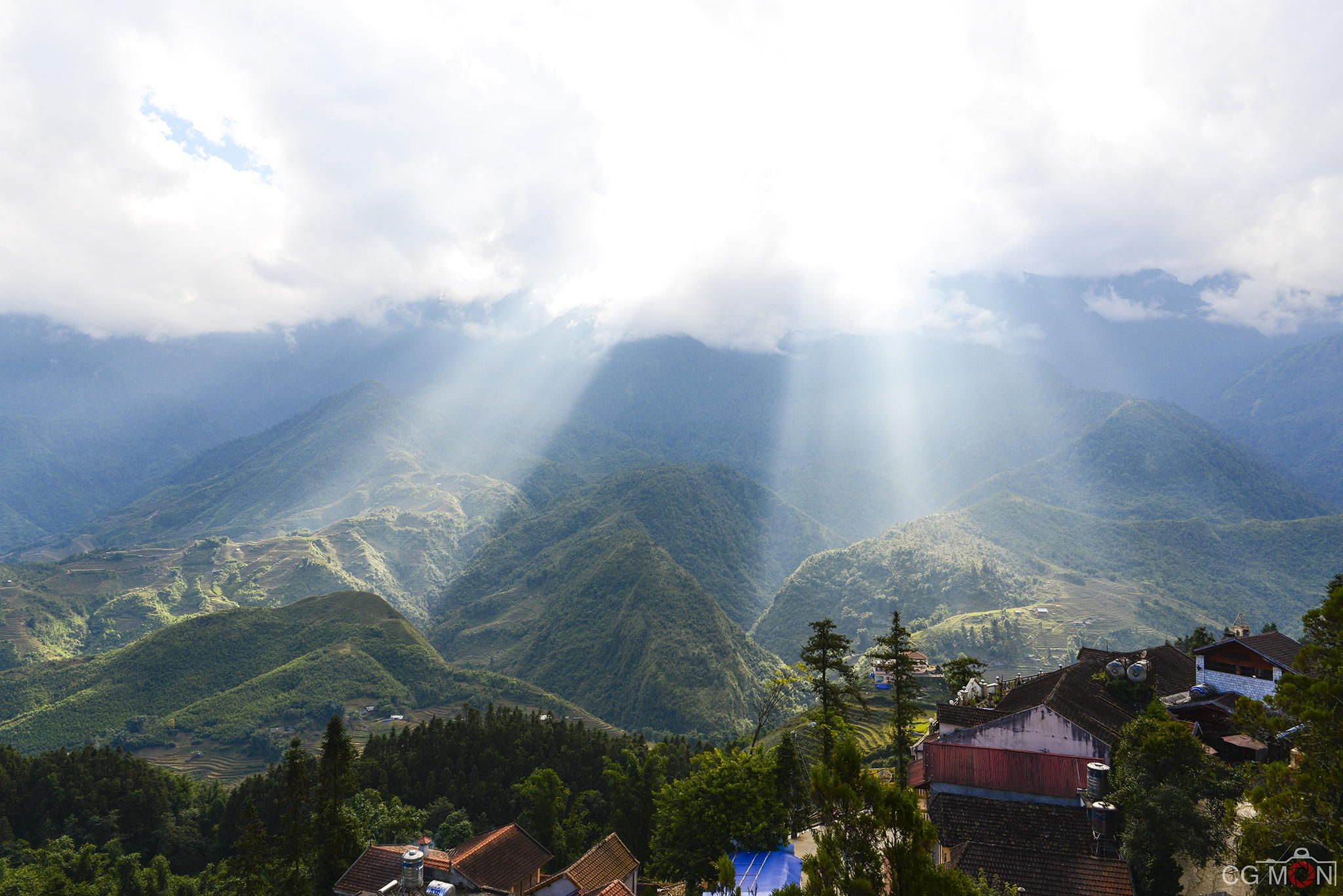 SAPA 3 DAYS EASY TREK - 1 NIGHT VILLAGE AND 1 NIGHT HOTEL STAY, 2 nights on the deluxe sleeper train